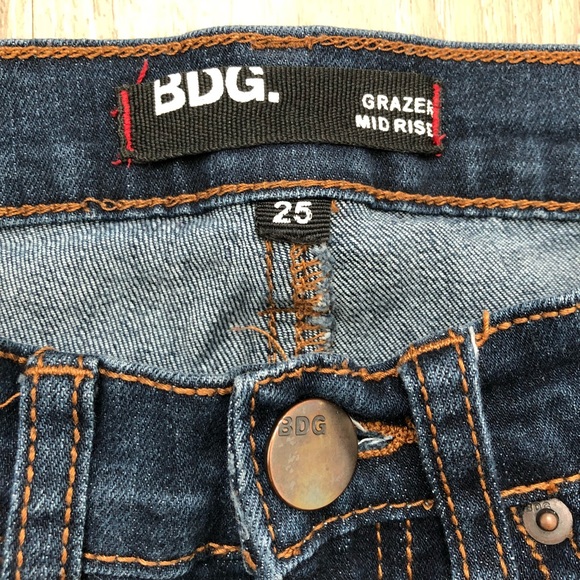 UO BDG midrise grazer dark blue skinny crop jeans - Picture 3 of 3